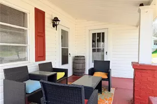 131 E Killian St, Canton, GA 30114 - Photo 4
