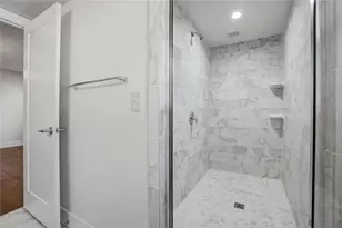 6570 Cherry Tree Ln NE, Sandy Springs, GA 30328 - Photo 32