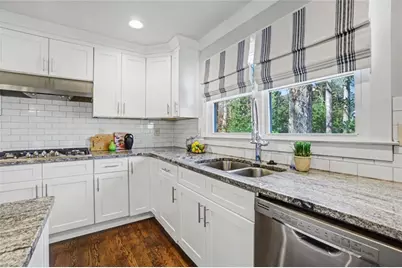 6570 Cherry Tree Lane NE, Sandy Springs, GA 30328 - Photo 14