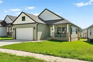 152 Washington St, Dalton, GA 30721 - Photo 1