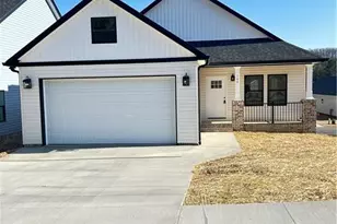 140 Washington St, Dalton, GA 30721 - Photo 1