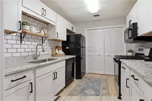 106 Berkeley Woods Dr, Duluth, GA 30096 - Photo 6