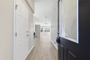 875 Oaklen View Dr, Sugar Hill, GA 30518 - Photo 4