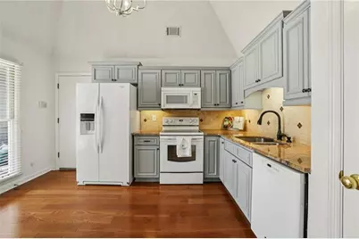 615 Roswell Green Lane, Roswell, GA 30075 - Photo 8