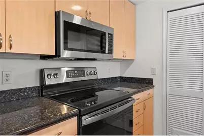 3481 Lakeside Drive NE #902, Atlanta, GA 30326 - Photo 4