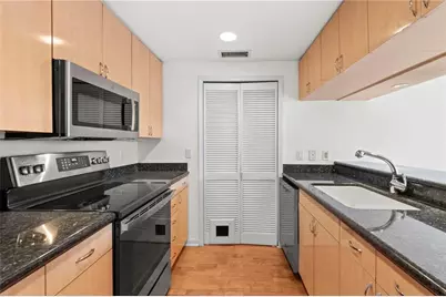 3481 Lakeside Drive NE #902, Atlanta, GA 30326 - Photo 2