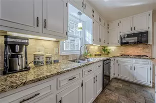 220 Saddle Lake Dr, Roswell, GA 30076 - Photo 16