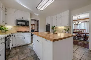 220 Saddle Lake Dr, Roswell, GA 30076 - Photo 14