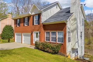4605 Creek Bluff Dr, Sugar Hill, GA 30518 - Photo 2