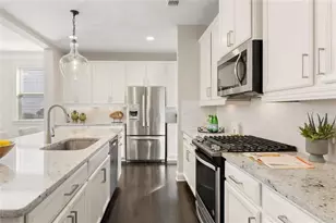 8320 Village Pl, Suwanee, GA 30024 - Photo 8