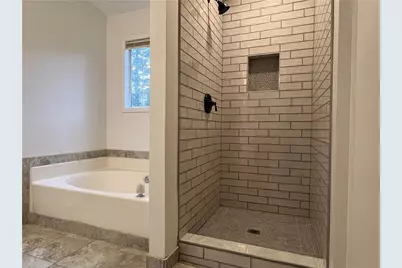 1260 Della Way, Lawrenceville, GA 30043 - Photo 18