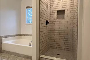 1260 Della Way, Lawrenceville, GA 30043 - Photo 18