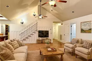 224 Hillcrest Dr, Calhoun, GA 30701 - Photo 1