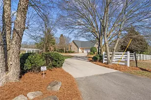 220 McKenzie Bridge Rd, Carrollton, GA 30116 - Photo 56