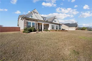 140 Oakleigh Manor Dr, Fayetteville, GA 30215 - Photo 2