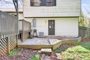 1763 Hearth Stone Circle, Lawrenceville, GA 30043 - Photo 36