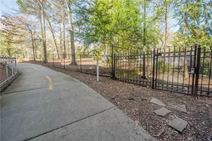 901 Summit N Dr NE, Atlanta, GA 30324 - Photo 48