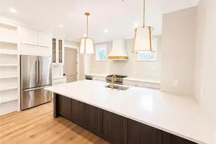 3513 Kingsboro Rd, Atlanta, GA 30326 - Photo 12