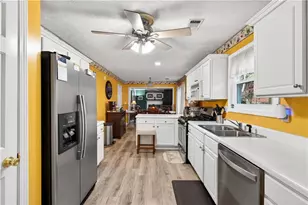 559 Wynbrooke Pkwy, Stone Mountain, GA 30087 - Photo 10