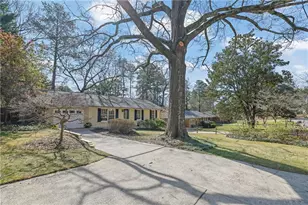 2685 Warwick Cir NE, Atlanta, GA 30345 - Photo 2