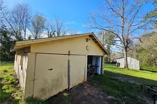 129 Brady St, Toccoa, GA 30577 - Photo 10