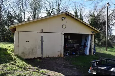 129 Brady Street, Toccoa, GA 30577 - Photo 12