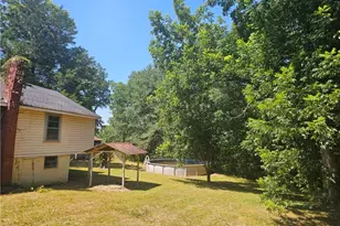 129 Brady St, Toccoa, GA 30577 - Photo 2