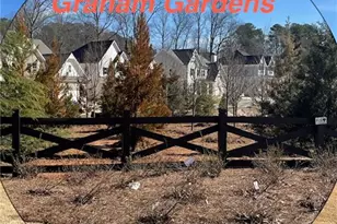 2962 Graham Gardens Ln, Marietta, GA 30062 - Photo 2