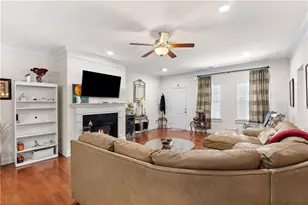 341 Villa Park Cir, Stone Mountain, GA 30087 - Photo 6