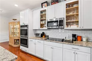 341 Villa Park Cir, Stone Mountain, GA 30087 - Photo 2