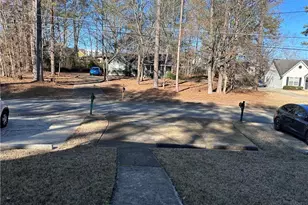 502 Oakwood Ct, Woodstock, GA 30188 - Photo 2