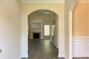 632 Scenic Creek Dr, Lawrenceville, GA 30046 - Photo 2