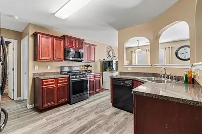 7666 Bowhead Court, Fairburn, GA 30213 - Photo 10