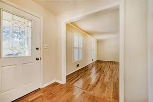 180 Jade Cove Cir, Roswell, GA 30075 - Photo 4