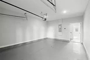 2017 Ocean Dr, Atlanta, GA 30318 - Photo 2