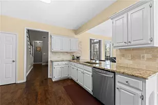 4409 Chatham View Dr, Buford, GA 30518 - Photo 18