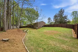 201 Dillard Dr NE, Kennesaw, GA 30144 - Photo 16