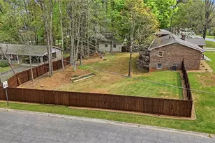 201 Dillard Dr NE, Kennesaw, GA 30144 - Photo 6