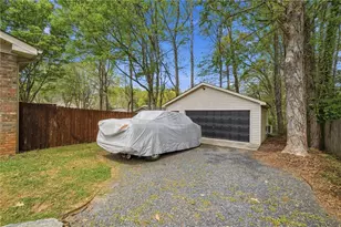 201 Dillard Dr NE, Kennesaw, GA 30144 - Photo 58