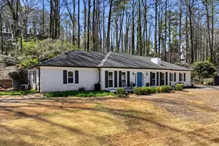 648 Dogwood Dr, Lawrenceville, GA 30046 - Photo 2