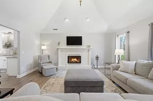 648 Dogwood Dr, Lawrenceville, GA 30046 - Photo 6