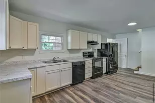 24 E Main St, Gainesville, GA 30501 - Photo 12