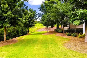 301 Hayden Cir, Woodstock, GA 30189 - Photo 18