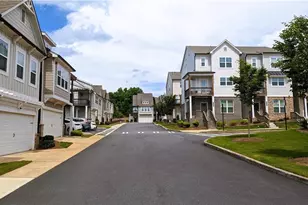 301 Hayden Cir, Woodstock, GA 30189 - Photo 20