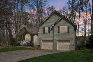 6210 Carriage Ct, Cumming, GA 30040 - Photo 4