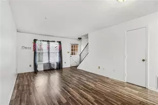 2060 Kings Gate Circle, Snellville, GA 30078 - Photo 10