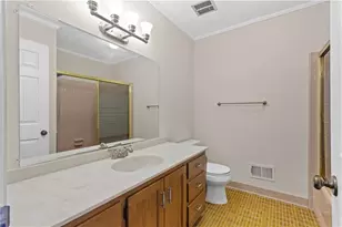 1055 Hunterhill Dr, Roswell, GA 30075 - Photo 46