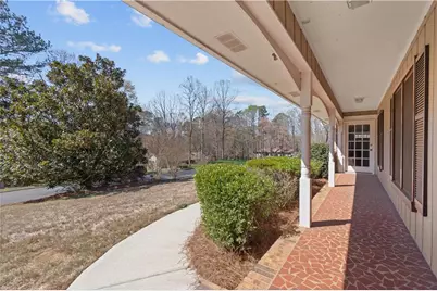 1055 Hunterhill Drive, Roswell, GA 30075 - Photo 6