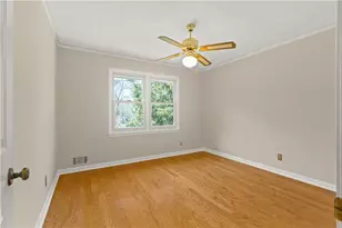 1055 Hunterhill Dr, Roswell, GA 30075 - Photo 40