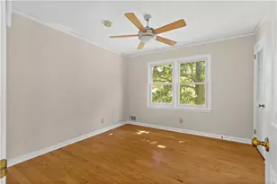 1055 Hunterhill Dr, Roswell, GA 30075 - Photo 44